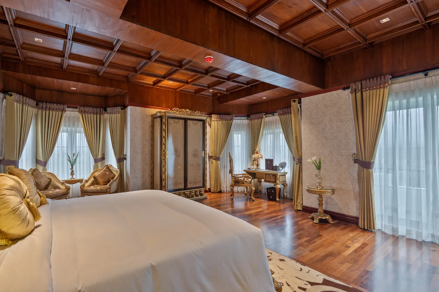 The gilded Royal Suite at Horton Heights